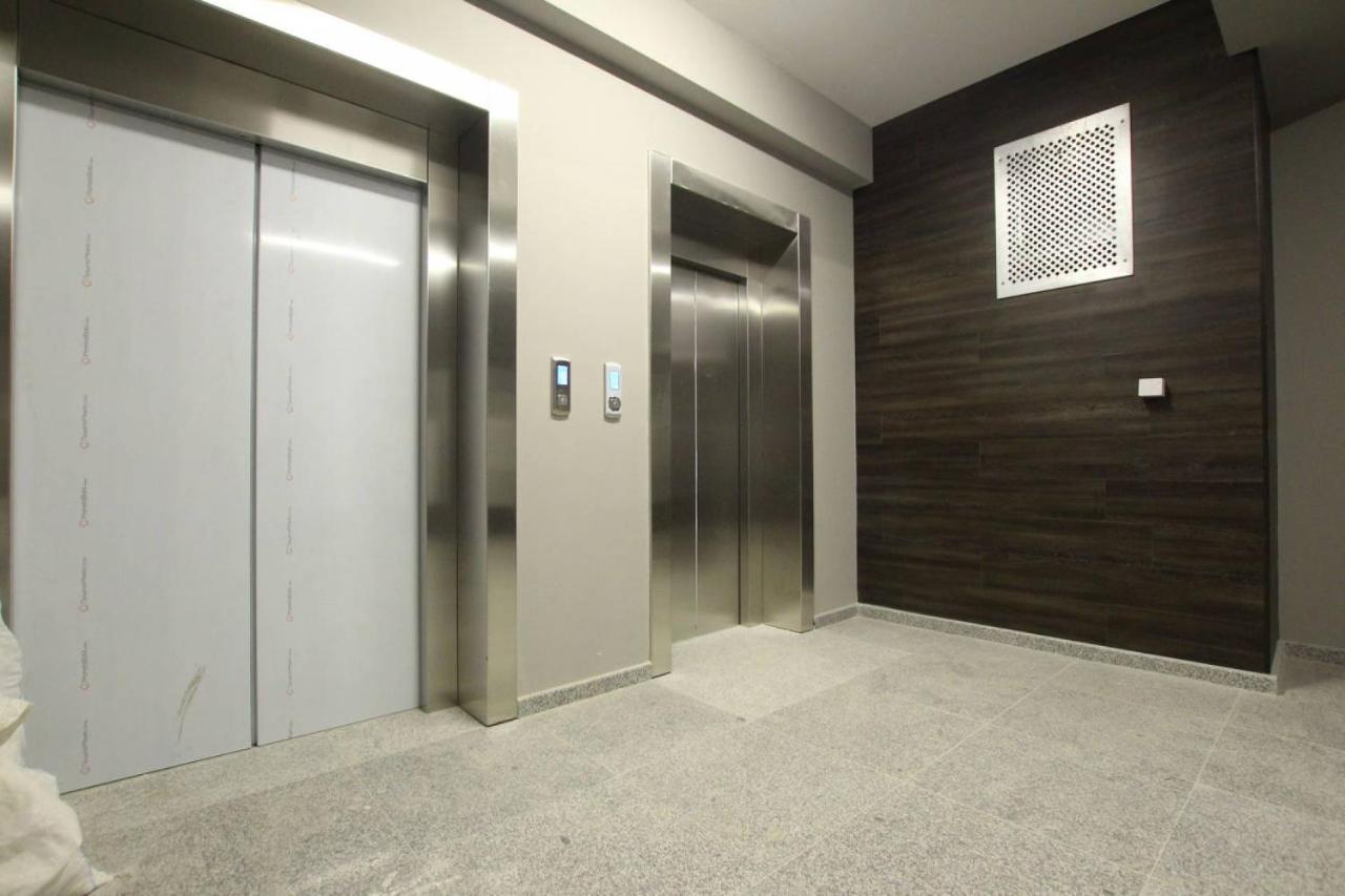 Sky House Central Apartment Chisinau Bagian luar foto