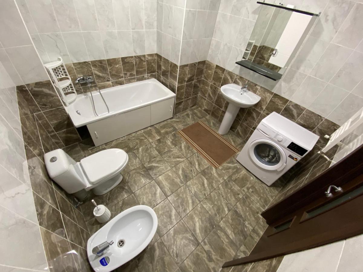 Sky House Central Apartment Chisinau Bagian luar foto